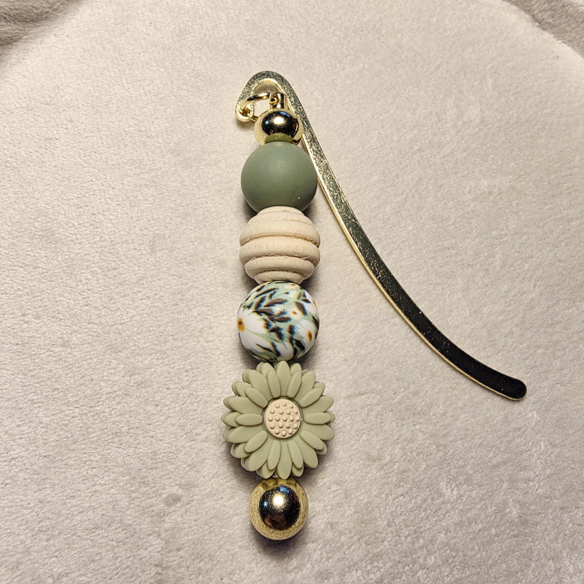 Earthy Beaded Bookmark | Neutral Daisy Charm | Handmade Reading Accessory