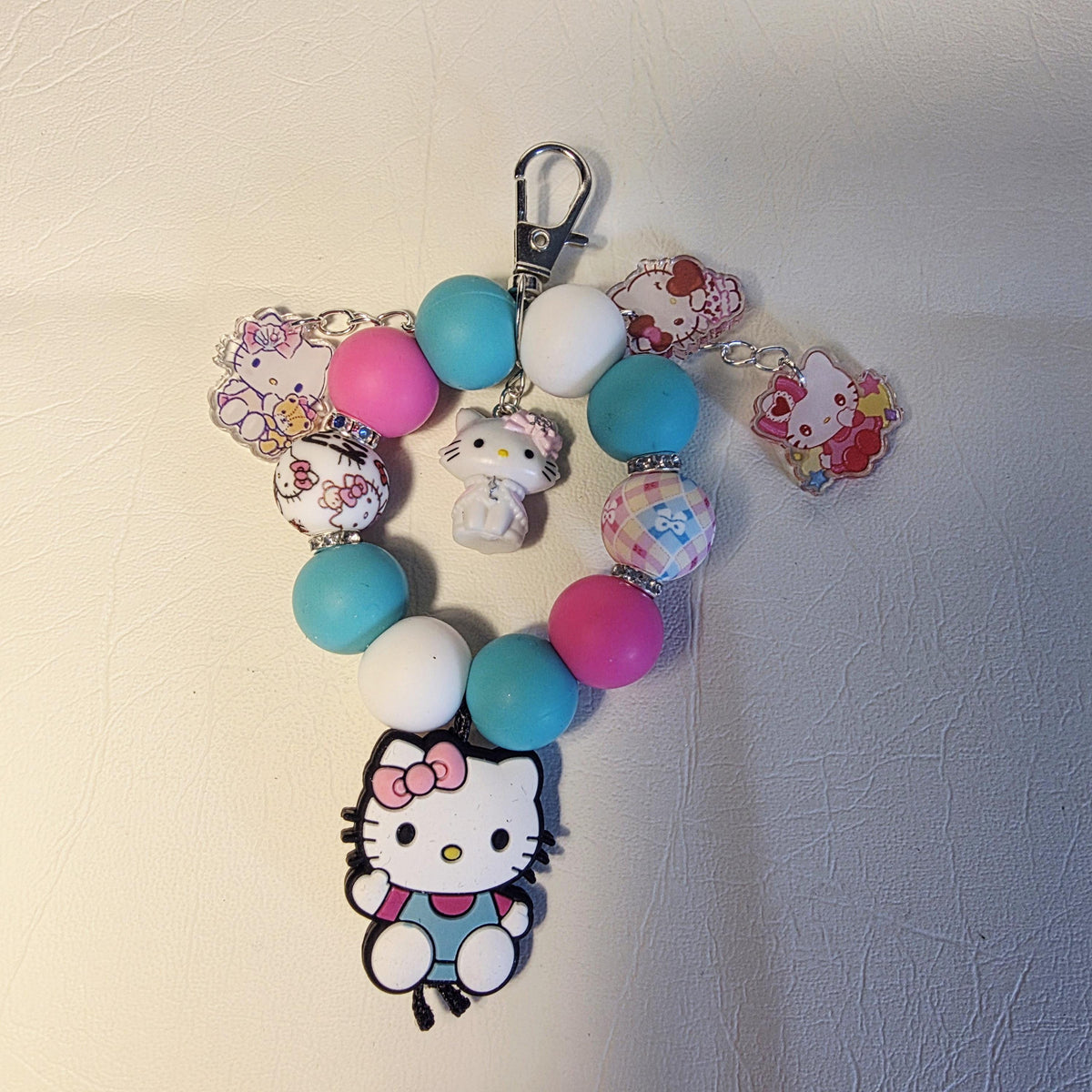 Hello Kitty Beaded Keychain | Cute Backpack Charm | Kawaii Bag Accessory | Handmade Gift for Kids & Teens