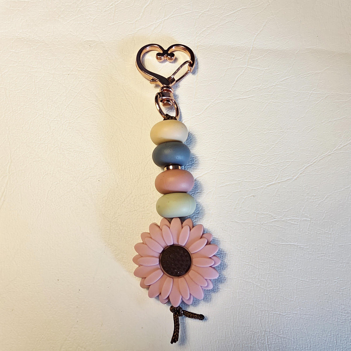 Pastel Dusky Pink Daisy Silicone Keychain | Flower Bag Charm