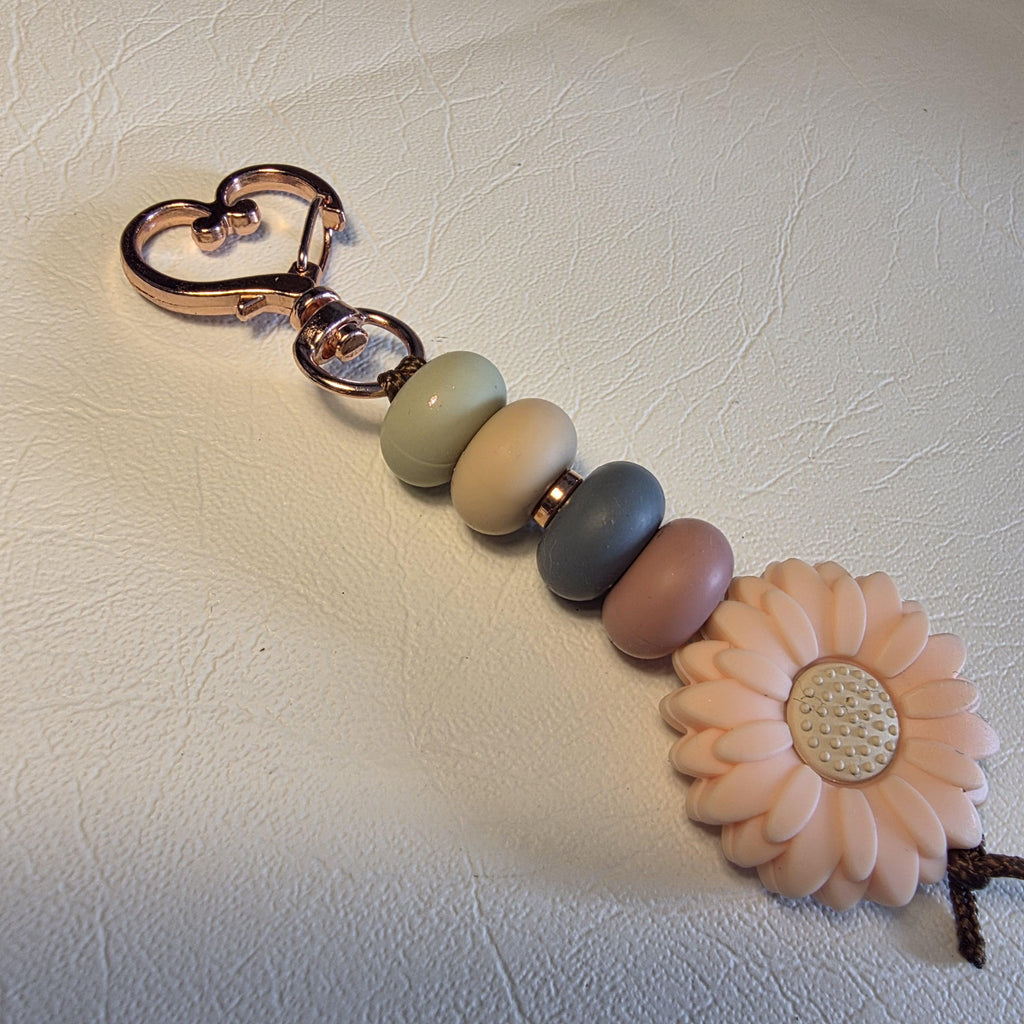 Pastel Peach Daisy Silicone Keychain | Flower Bag Charm
