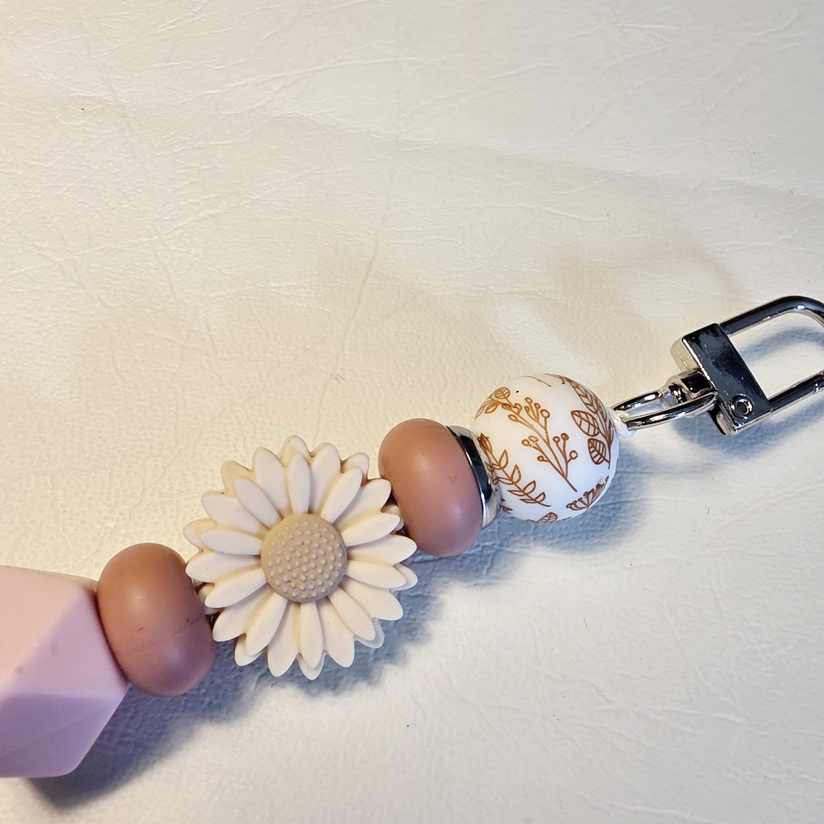 Meadow Daisy Bag Charm | Boho Nature Keyring | Handmade Earthy Bead Charm