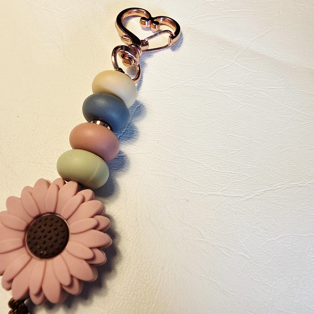 Pastel Dusky Pink Daisy Silicone Keychain | Flower Bag Charm