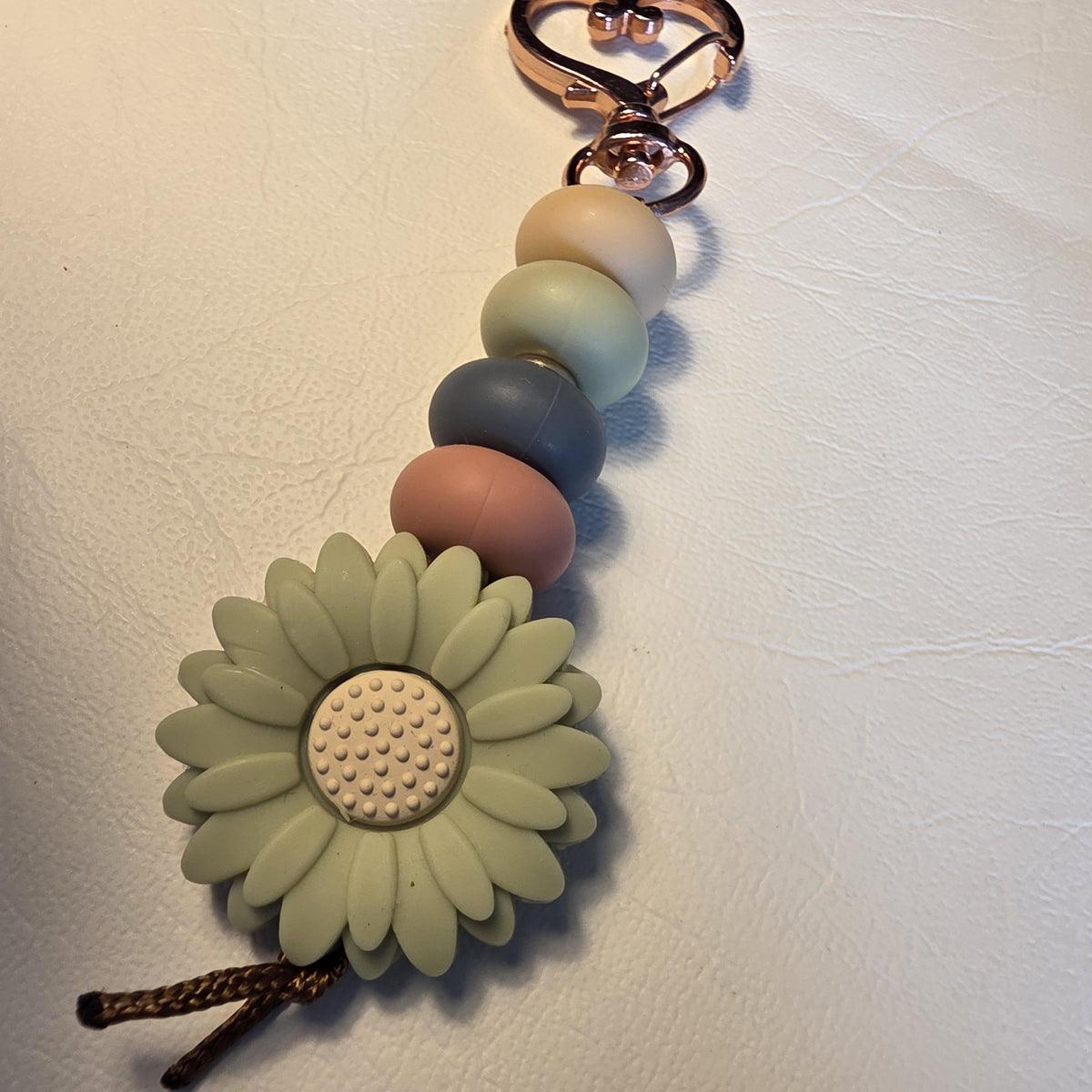 Pastel Sage Daisy Silicone Keychain | Flower Bag Charm | Handmade Bestie Gift
