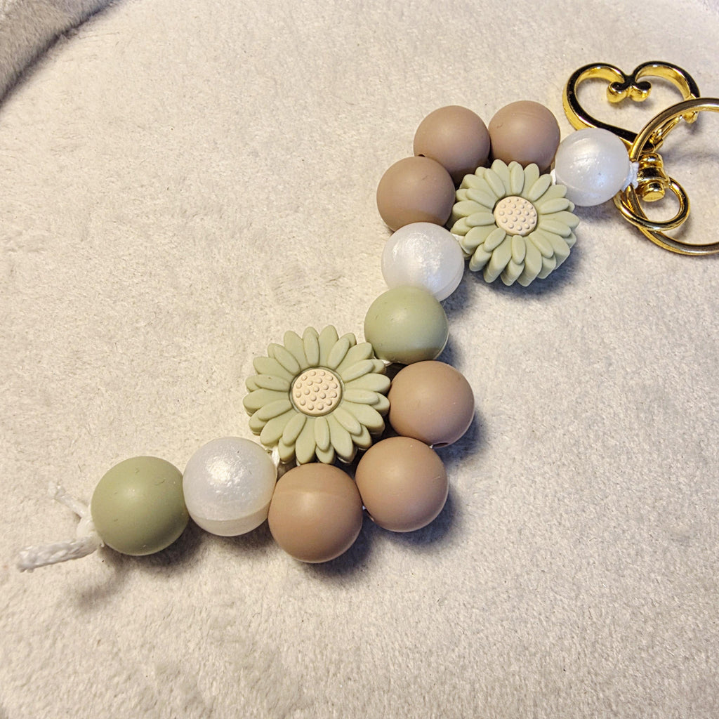 Daisy Silicone Keychain | Neutral Kids Bag Charm | Beaded Backpack Charm | Floral Keyring