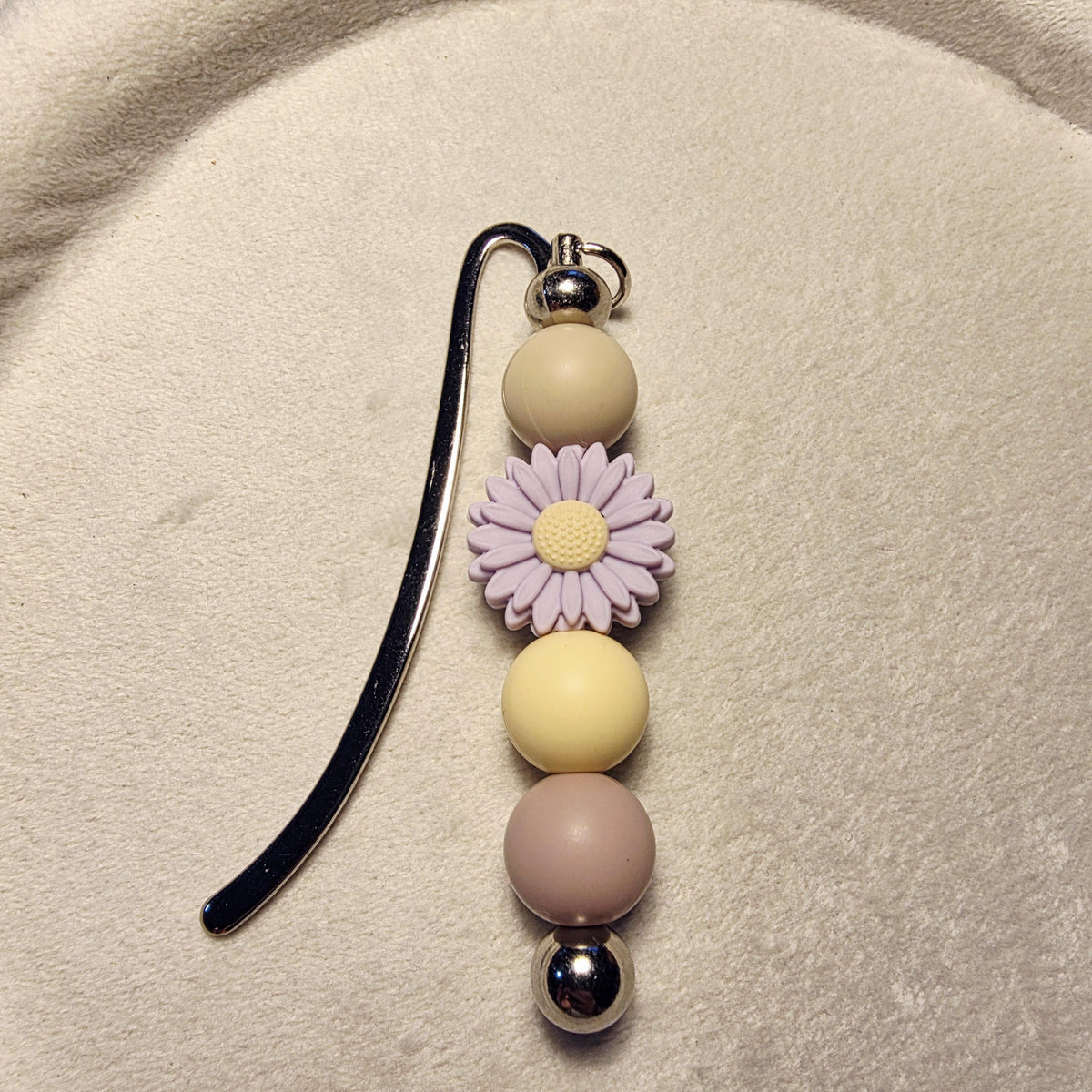 Pastel Floral Beaded Bookmark | Daisy Bookmark | Neutral Handmade Bookmark
