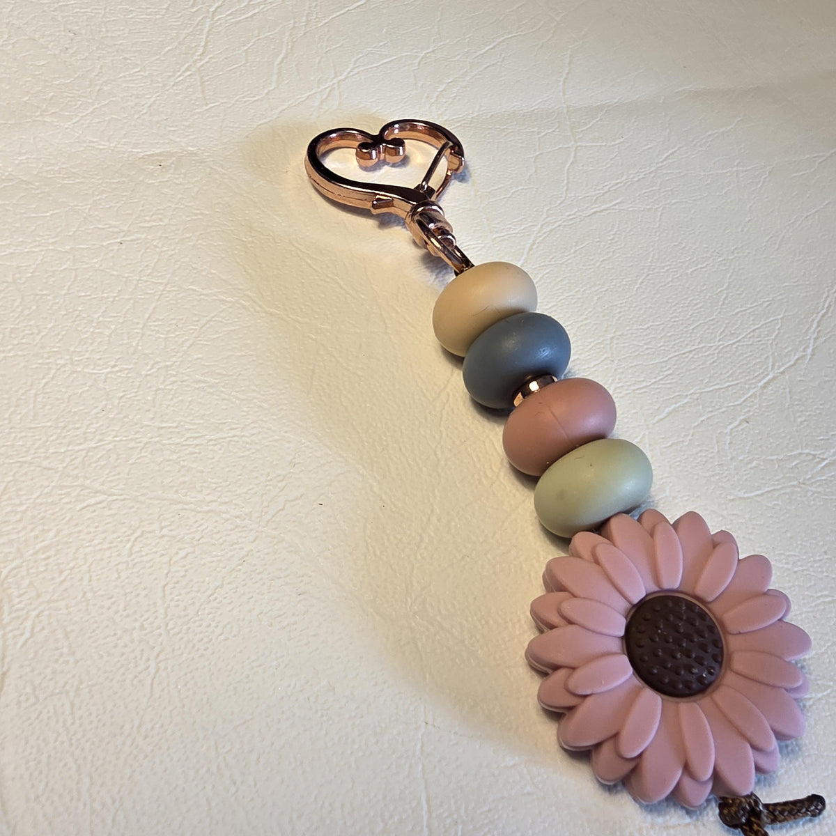 Pastel Dusky Pink Daisy Silicone Keychain | Flower Bag Charm
