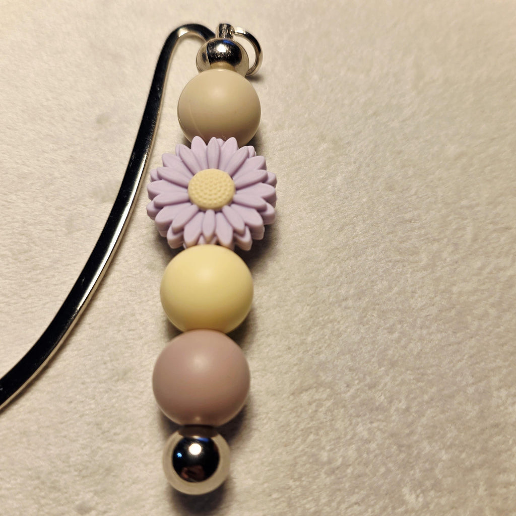 Pastel Floral Beaded Bookmark | Daisy Bookmark | Neutral Handmade Bookmark