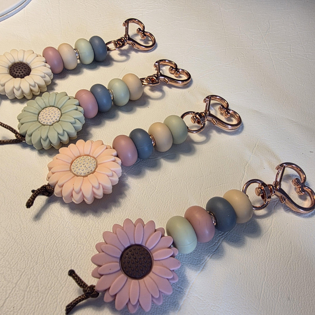 Pastel Daisy Bestie Keychain Set | Silicone Flower Bag Charms | Matching Best Friend Gifts | Handmade